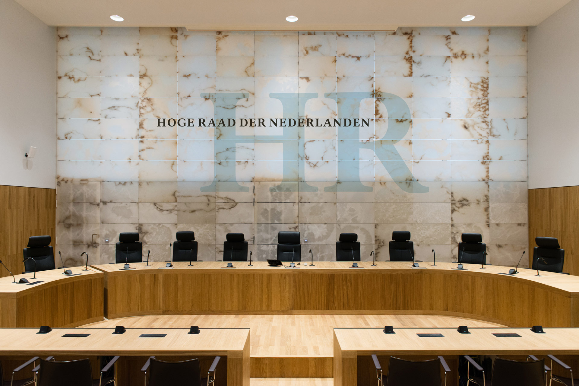In cassatie bij de Hoge Raad der Nederlanden